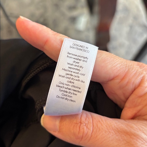 Athleta soho Black active performance women’s skirt built in shorts size 12 EUC - Picture 11 of 11